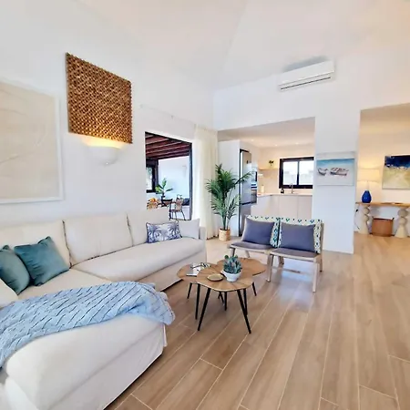 Costa Christina Con Piscina Climatiza * Yaiza (Lanzarote)