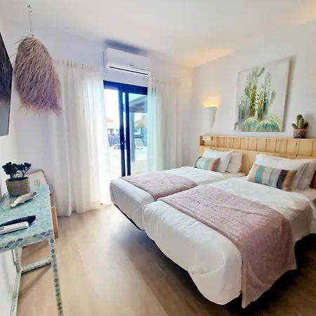 Costa Christina Con Piscina Climatiza * ヤイサ