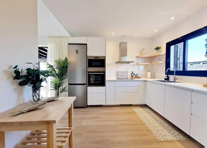 Costa Christina Con Piscina Climatiza Вилла Яйса