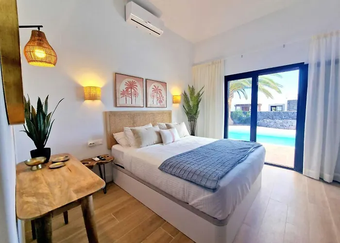 Costa Christina Con Piscina Climatiza * ヤイサ